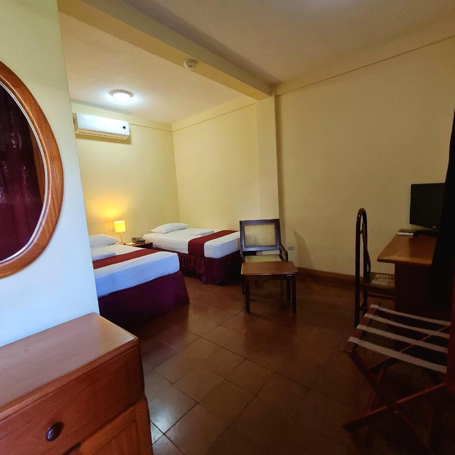 Hotel Austria เลออน ภายนอก รูปภาพ